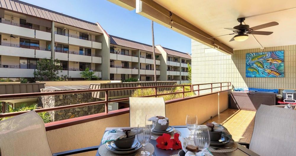 Steps From Magic Sands Pool, Wi-fi & Attractions Condo, Multiple Beds, Lanai (White Sands Village #111) 7