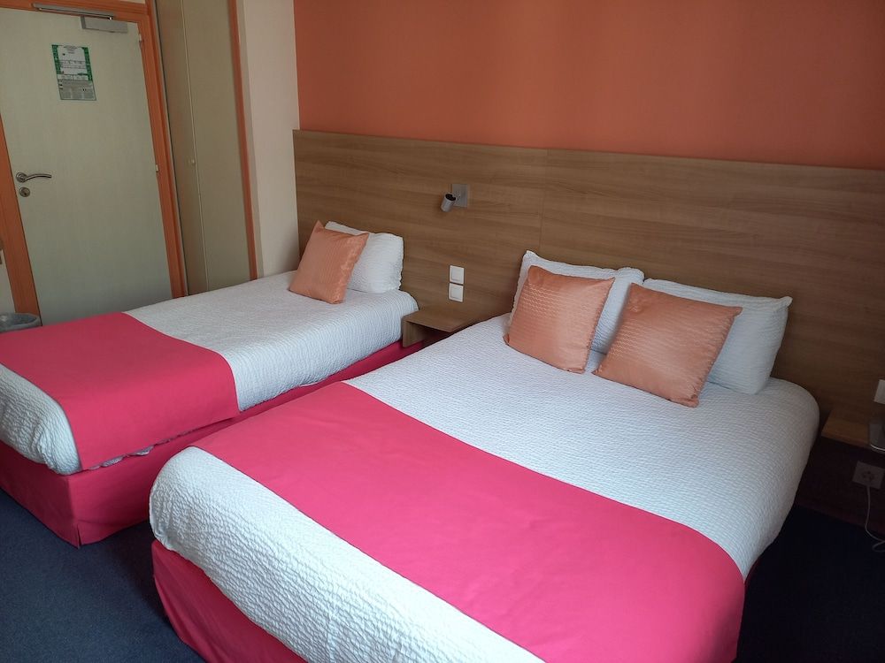 Logis Hôtel la Résidence Classic Triple Room