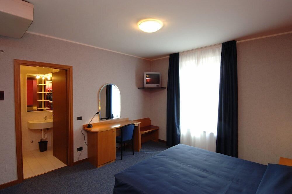 HOTEL RESIDENCE DUCALE Business Double Room Single Use, 1 Double Bed 5