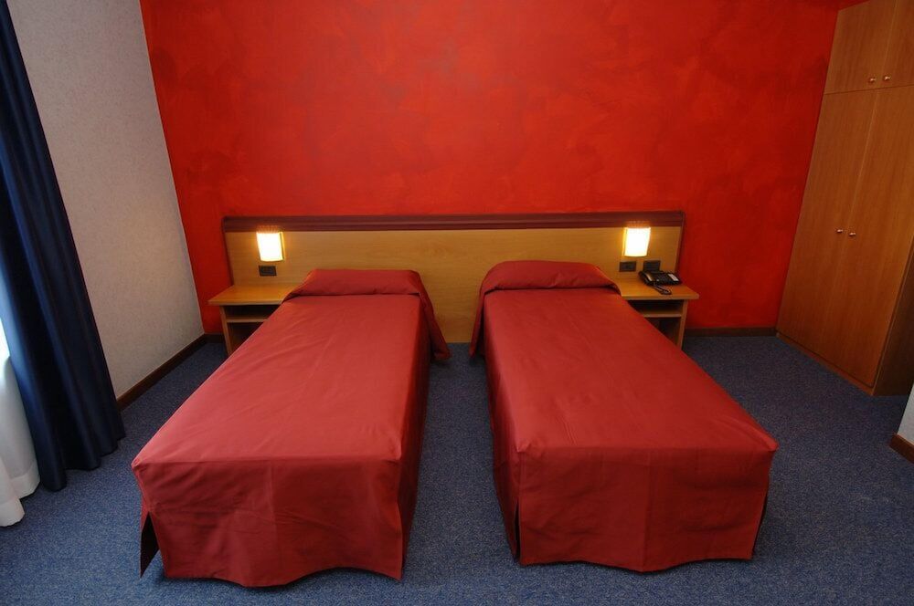 HOTEL RESIDENCE DUCALE Comfort Double or Twin Room 4