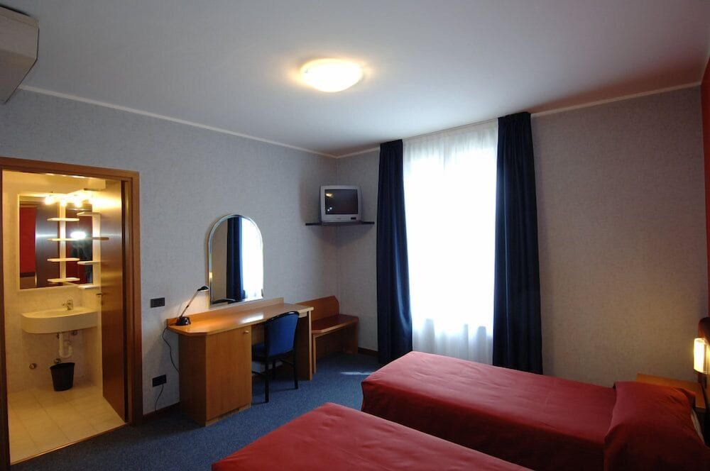 HOTEL RESIDENCE DUCALE Comfort Double or Twin Room 3