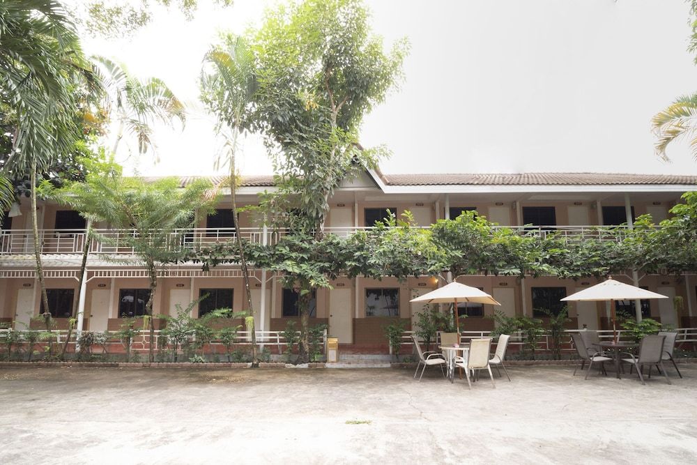 undefined OYO 703 Koh Chang Riverside Resort 5