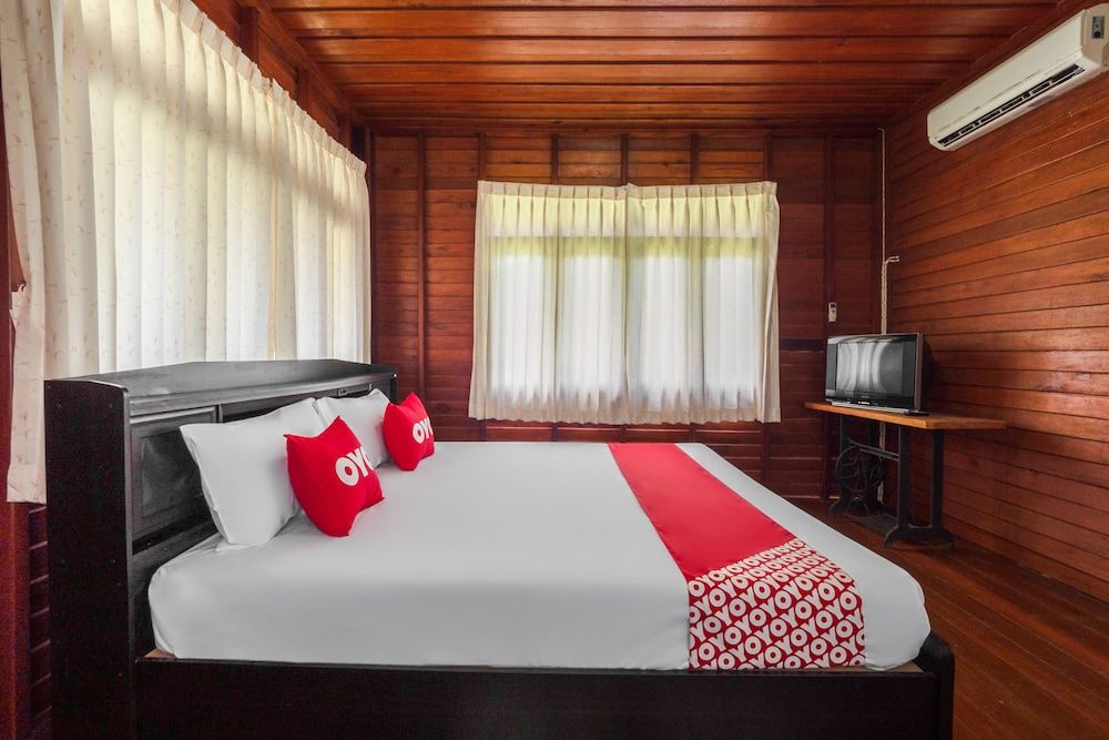 OYO 1143 Phet Luran Thai Resort Kohchang Deluxe Double Room
