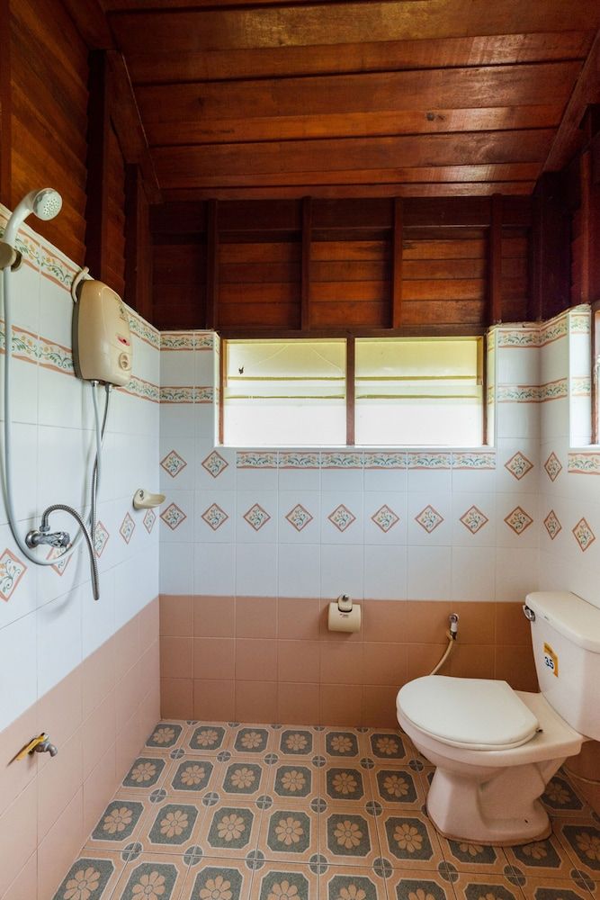 OYO 1143 Phet Luran Thai Resort Kohchang Deluxe Double Room 8