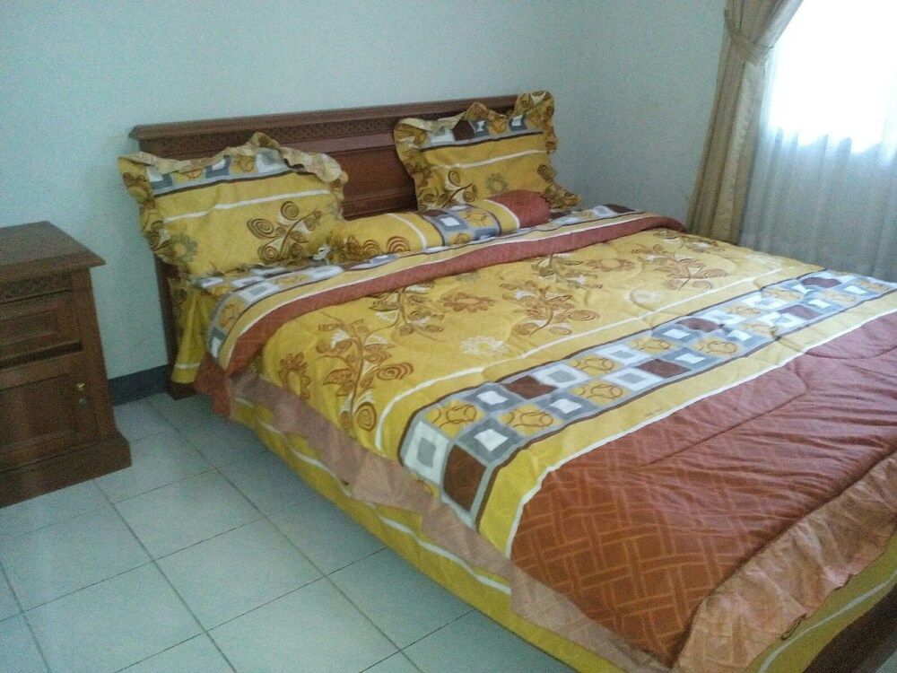 Kota Bunga C Villa, 4 Bedrooms 3