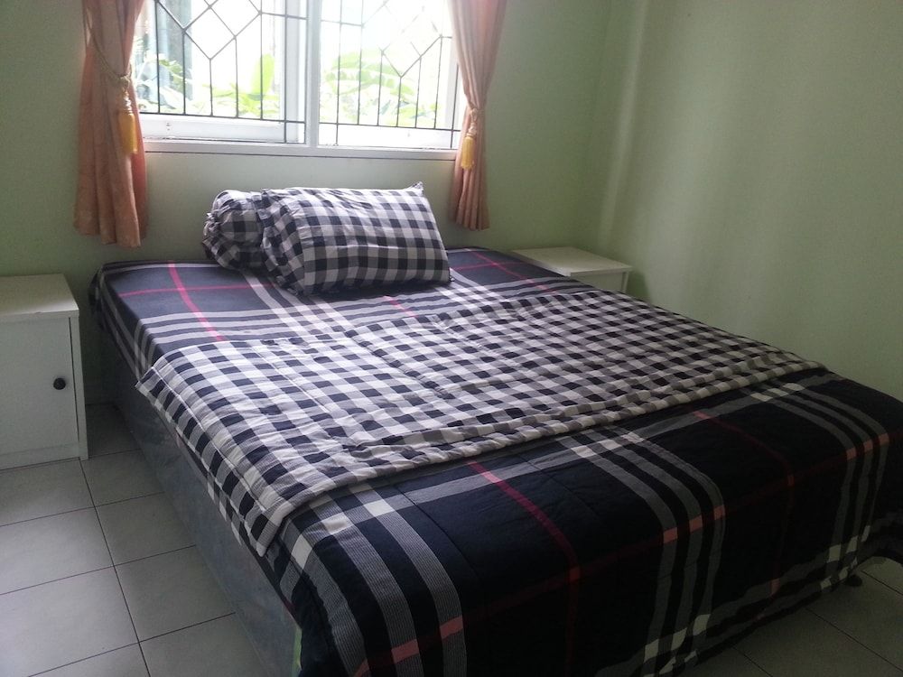 Kota Bunga N Villa, 4 Bedrooms 3