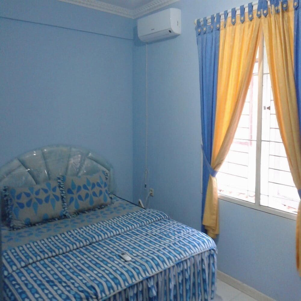 Kota Bunga J Villa, 4 Bedrooms 5