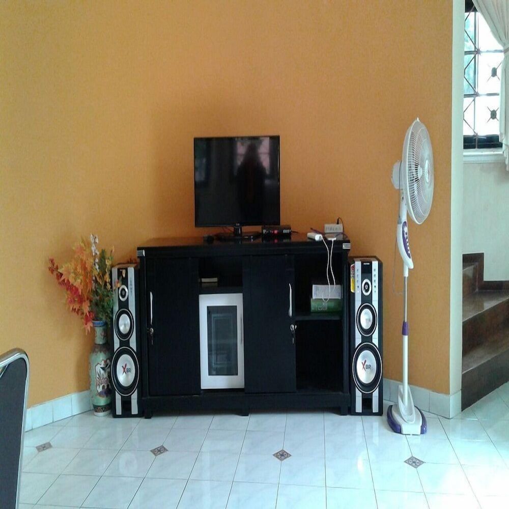 Kota Bunga FF Villa, 4 Bedrooms 8