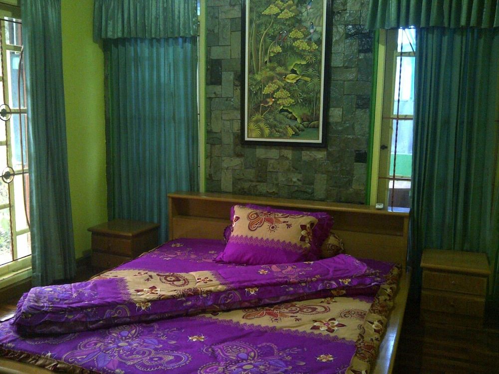 Kota Bunga M Villa, 3 Bedrooms 4