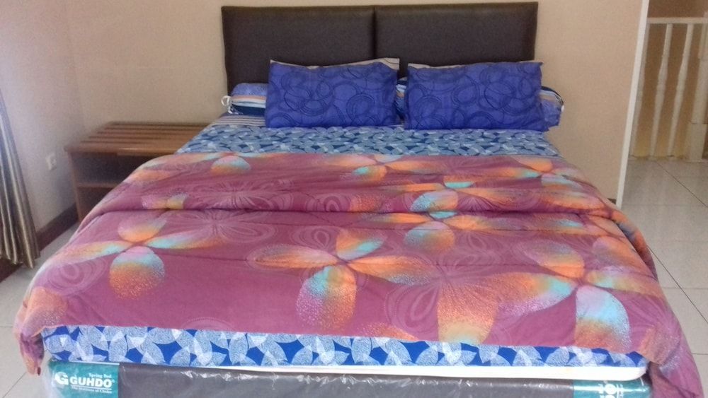 Kota Bunga R Villa, 3 Bedrooms 3