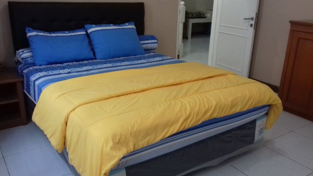 Kota Bunga R Villa, 3 Bedrooms 2