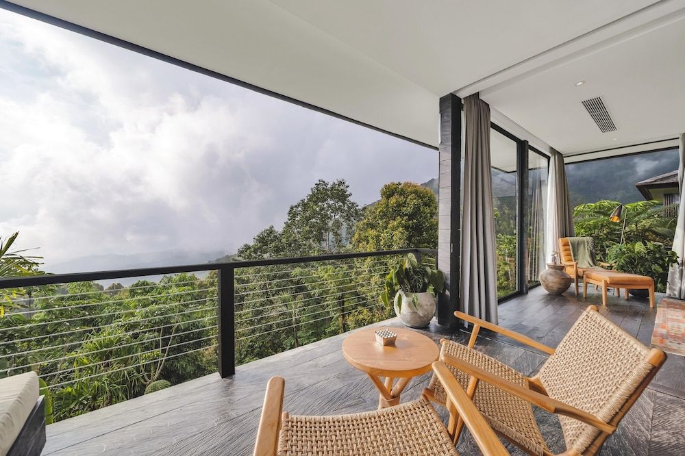 Premium Cabin, Hot Tub, Valley View