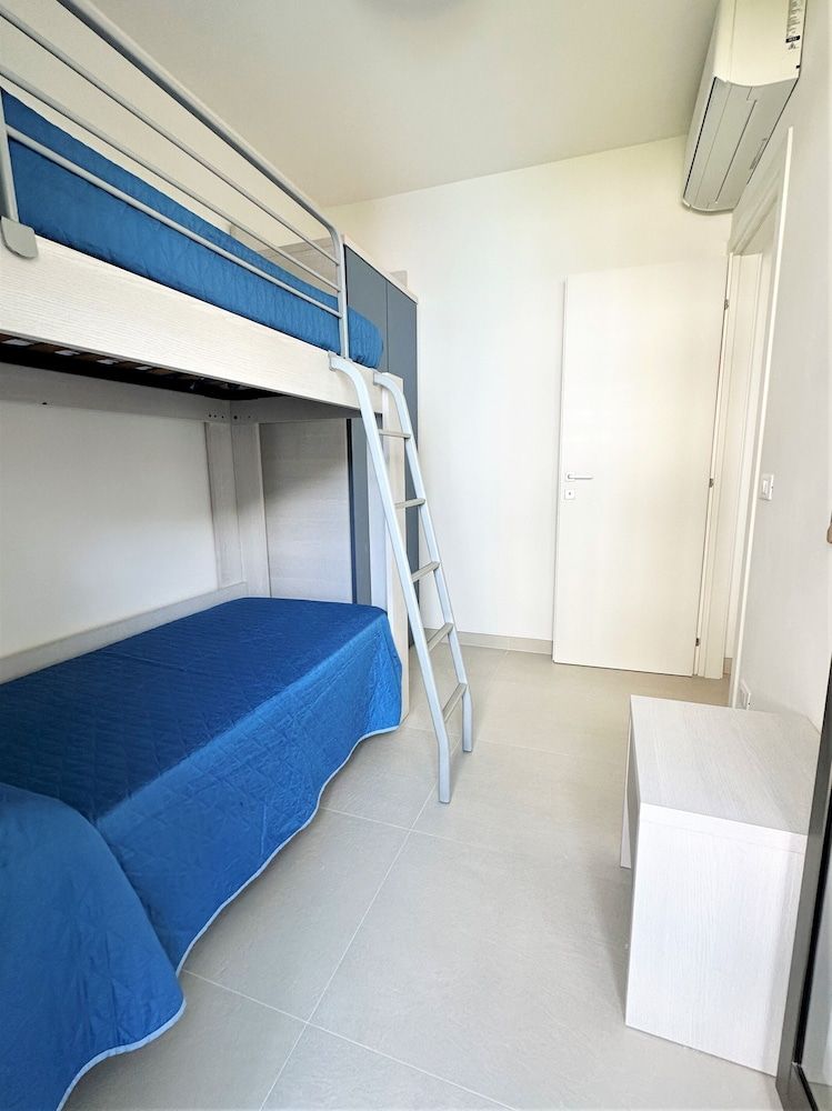 Condo, 2 Bedrooms (A10141)