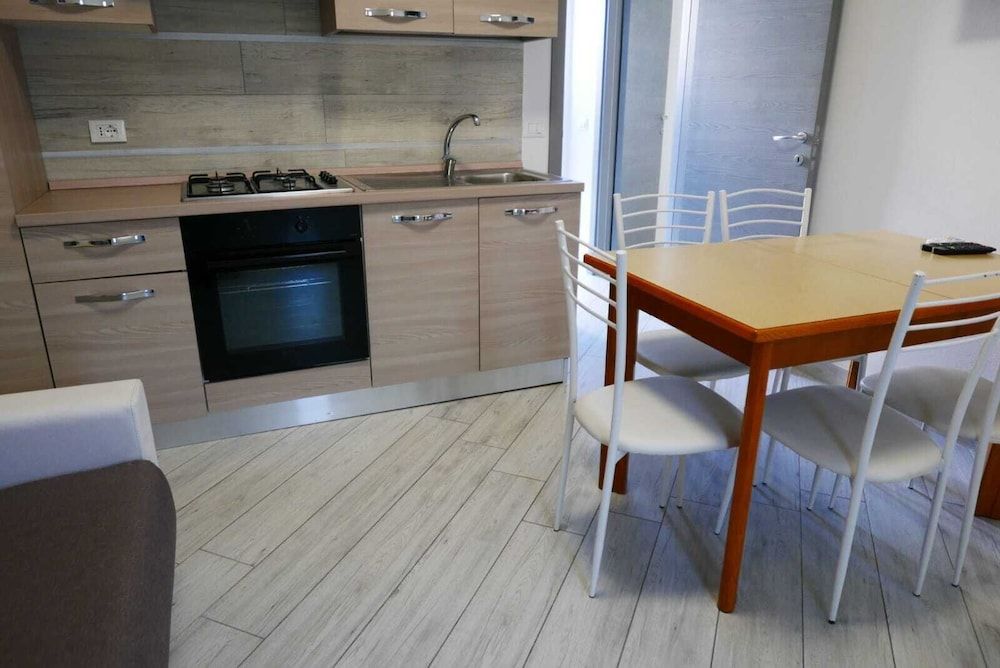 Appartamenti Fiorita Apartment, 2 Bedrooms (2) 5