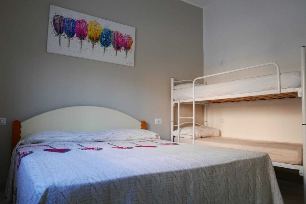 Appartamenti Fiorita Apartment, 2 Bedrooms (2) 4