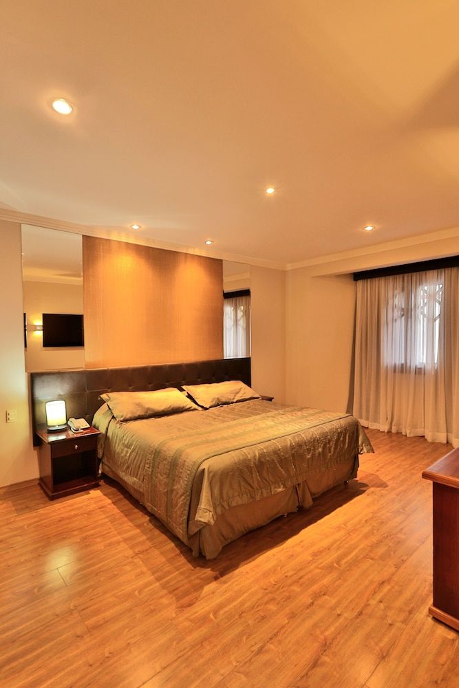 Suite (No View )