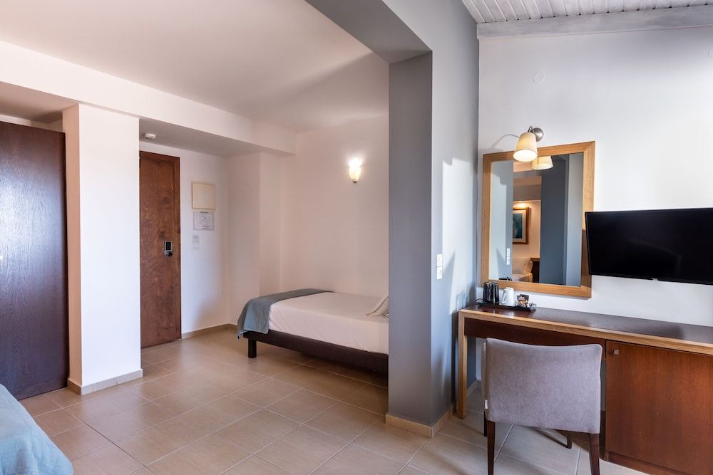 Iraklion Hotel Triple Room 7