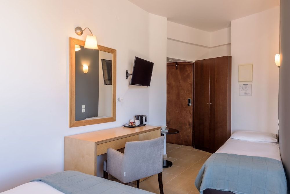 Iraklion Hotel Triple Room 2