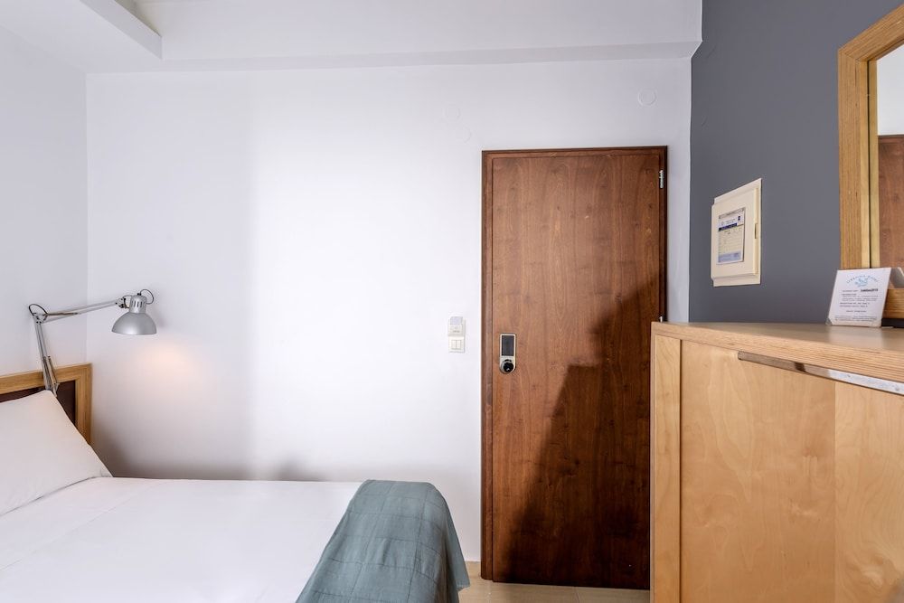 Iraklion Hotel Single Room 6