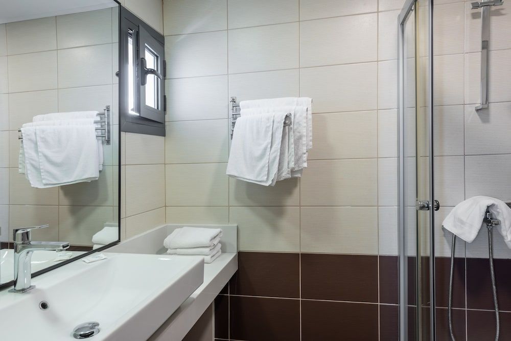 Iraklion Hotel Triple Room 15