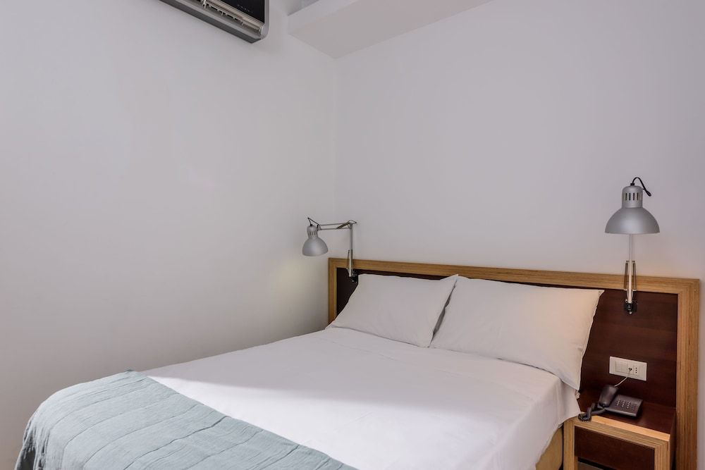 Iraklion Hotel Single Room 2