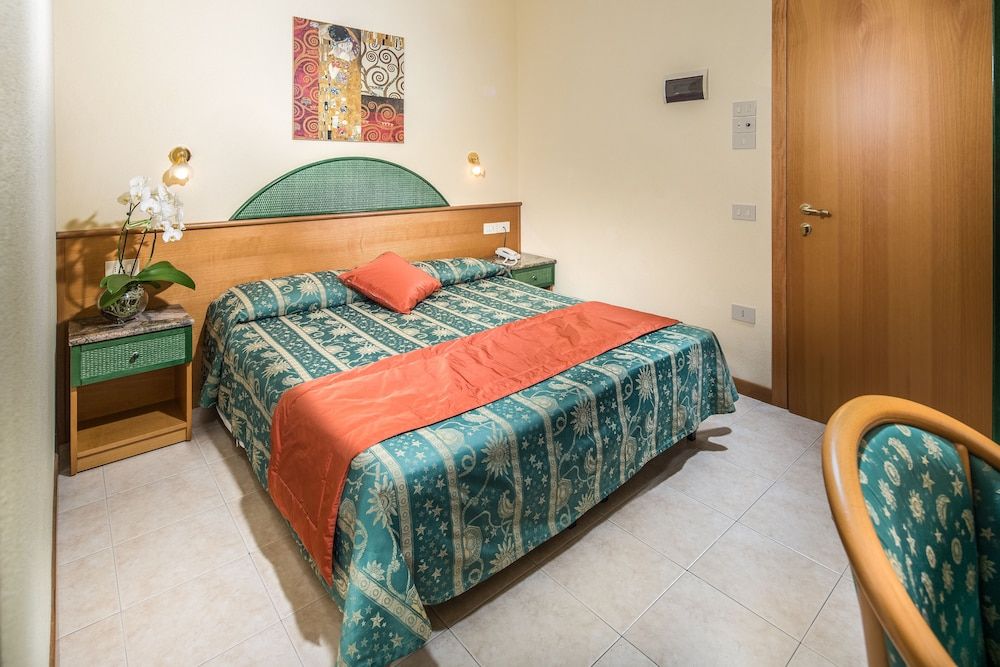 Basic Double Room