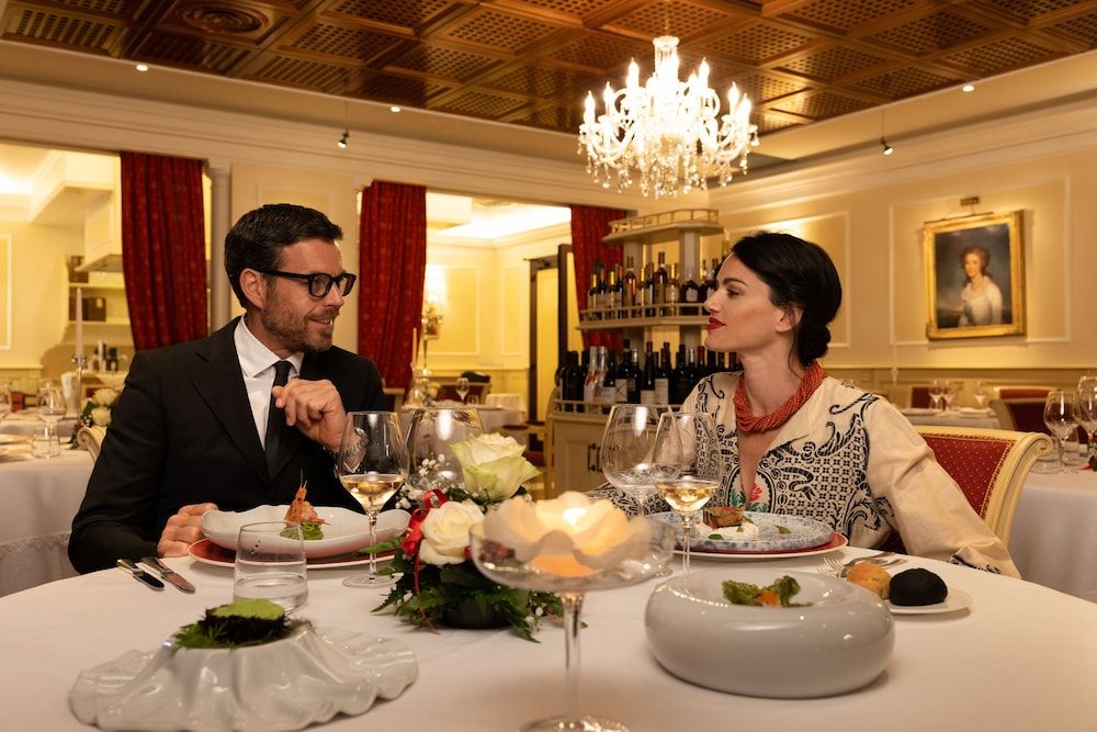 Couples Dining