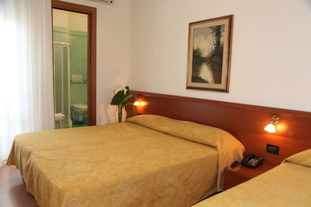 Basic Triple Room