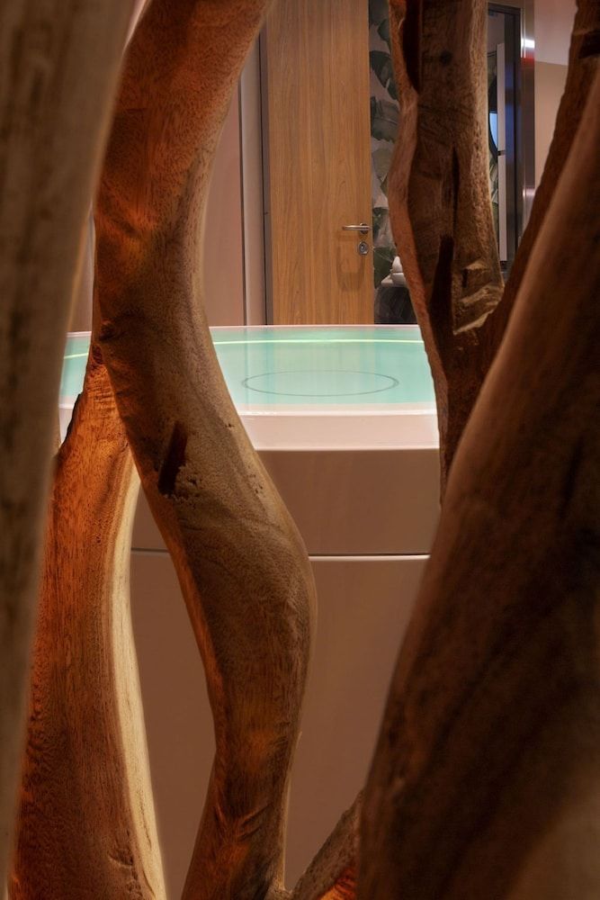 COSTA RICA BIBIONE Spa Romantic Suite, 1 King Bed, Jetted Tub 14