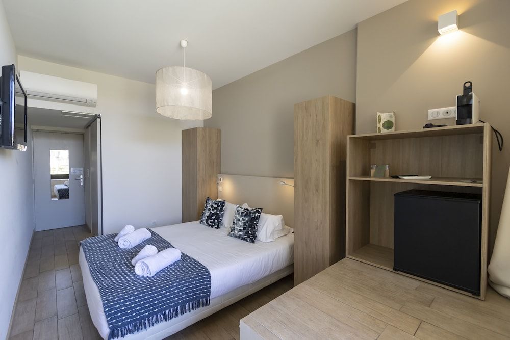 Comfort Double Room, Terrace, Partial Sea View