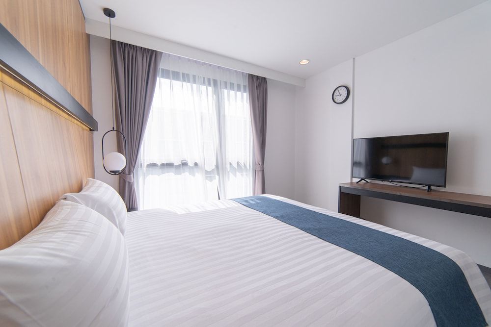 undefined Gate43 Airport Hotel 9