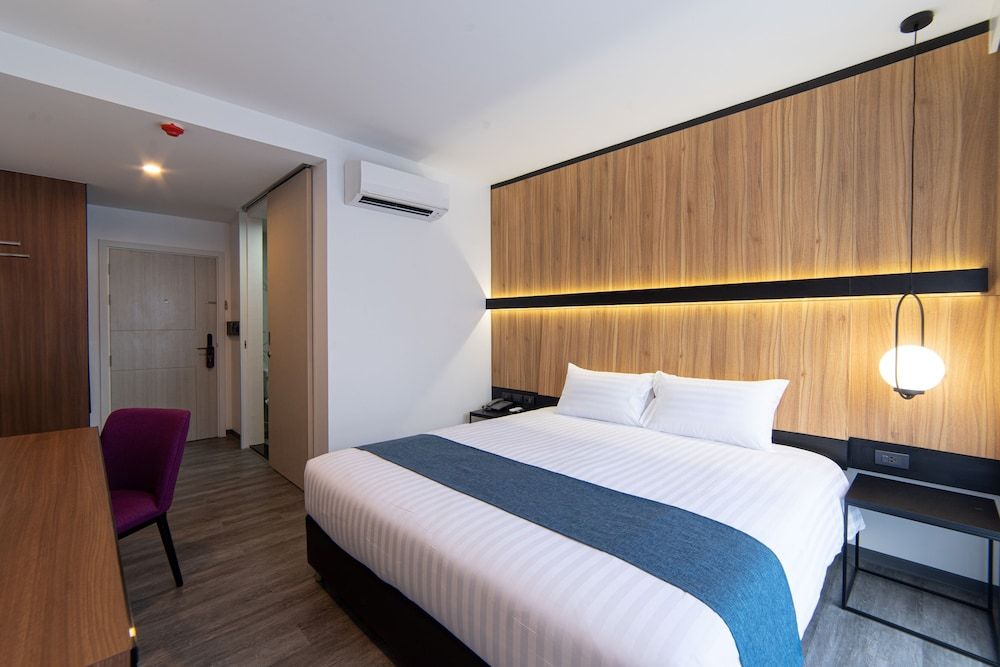 undefined Gate43 Airport Hotel 7