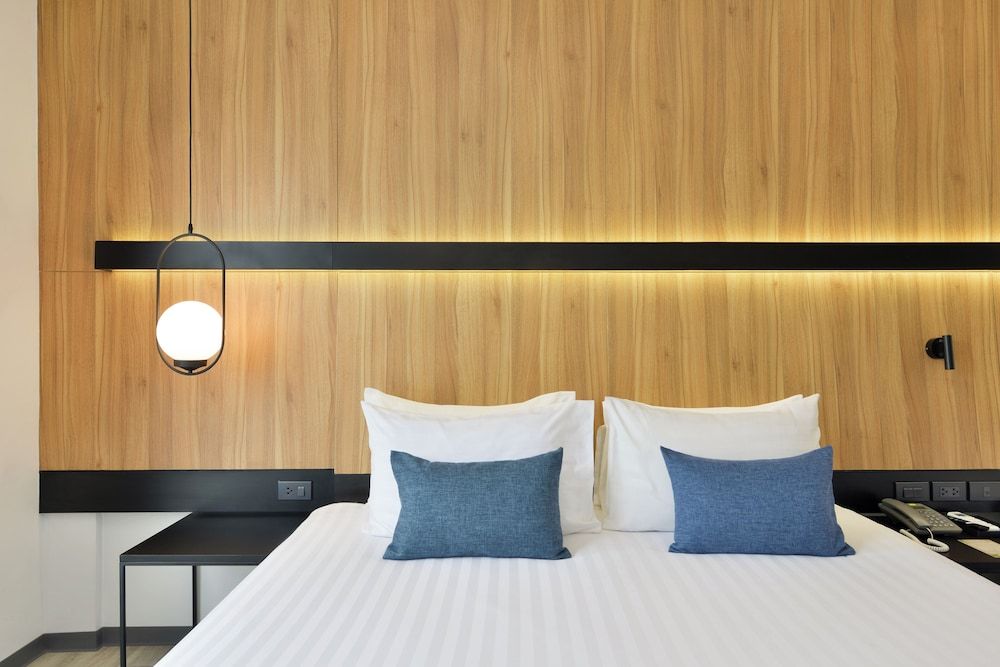 undefined Gate43 Airport Hotel 10