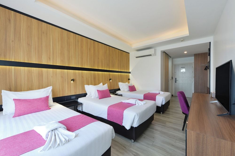 Gate43 Airport Hotel Deluxe Triple Room 4