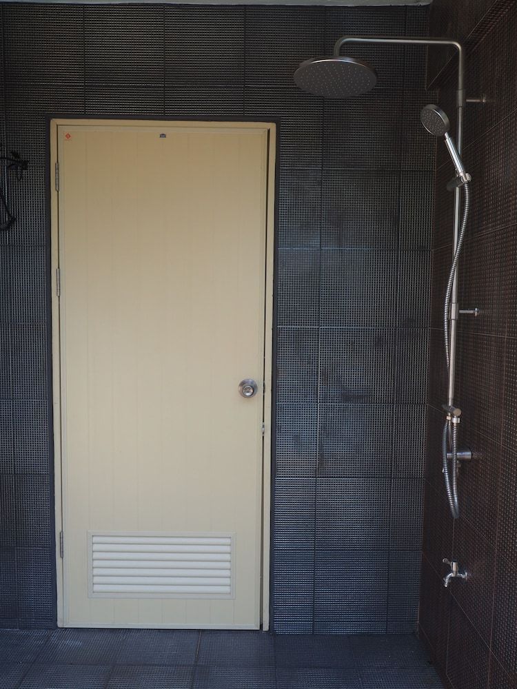 Lets Chill Pool Villa Najomtien Sattahip Let's Chill Pool Villa Pattaya Najomtien 42 16