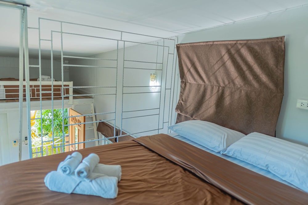 Apinya Resort Bangsarey Deluxe Home 4