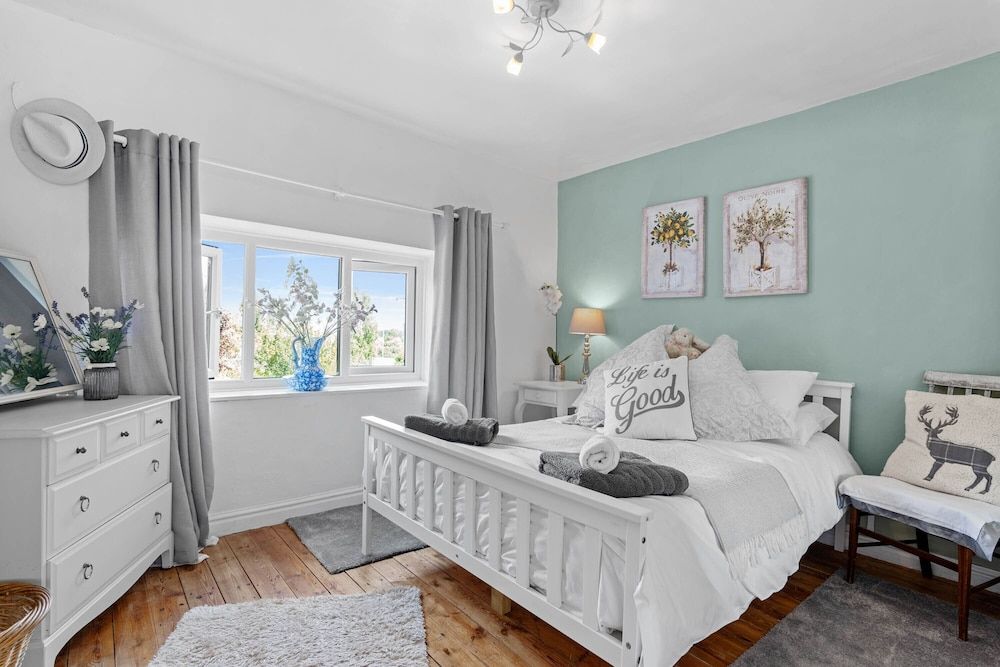 Comfort House, Ensuite (The Vale of Evesham)