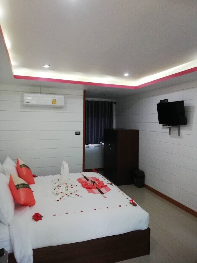 Phumiphat Resort  Koh Mook Deluxe Room 2