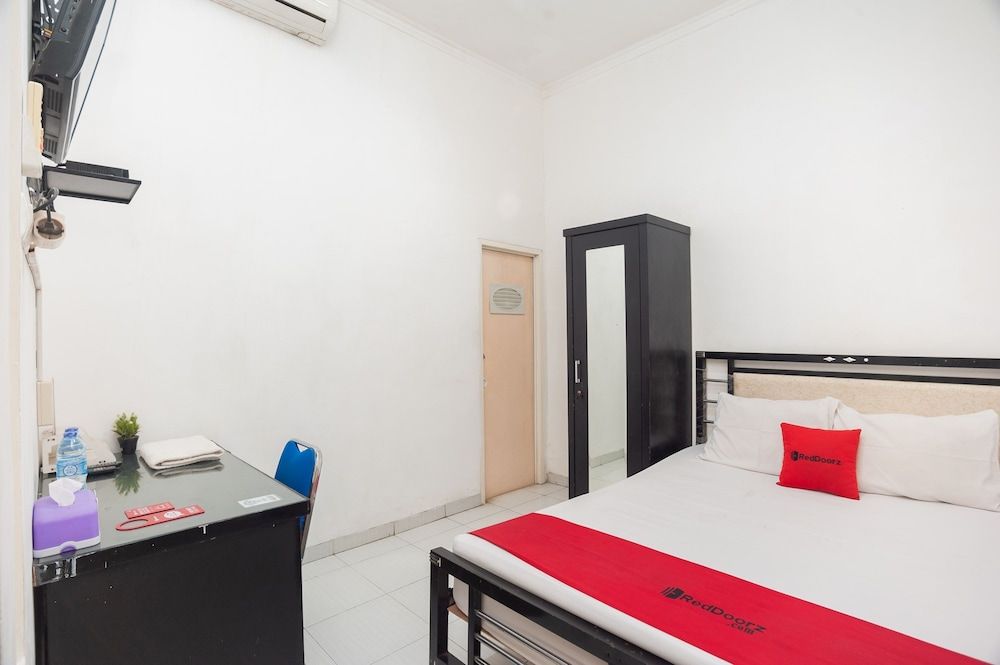 Standard Double Room (RedDoorz)