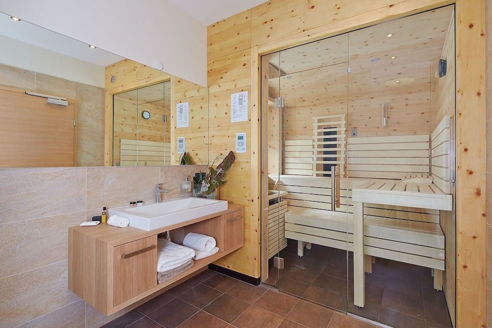 Alpeiner Nature Resort Tirol Luxury Suite, Sauna, Mountain View 3