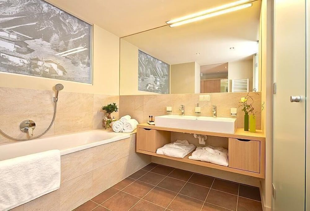 Alpeiner Nature Resort Tirol Junior Suite, Balcony, Mountain View 7