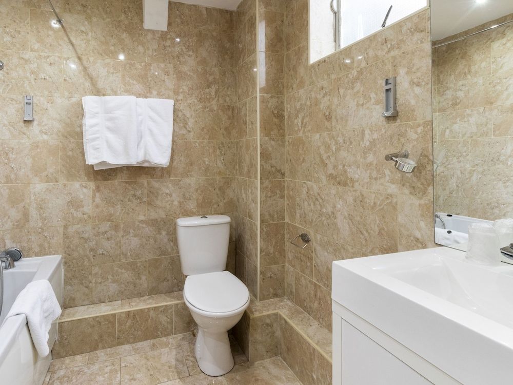 Stuart Hotel Standard Quadruple Room, 2 Double Beds 6