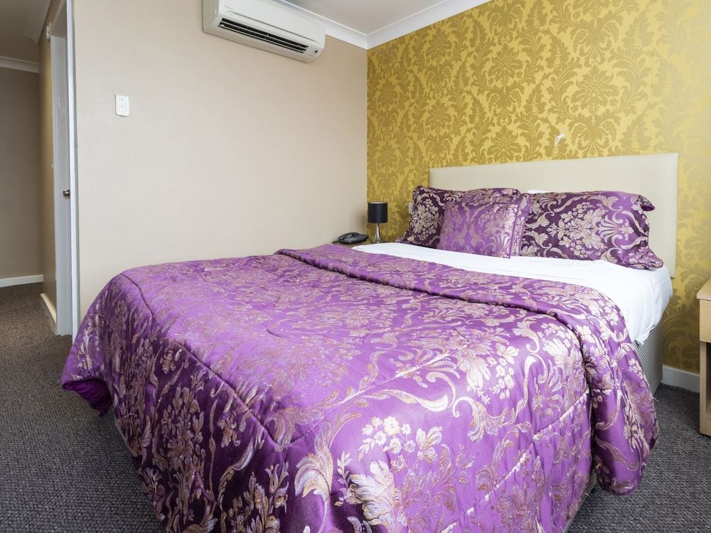 Stuart Hotel Standard Triple Room, Multiple Beds 2