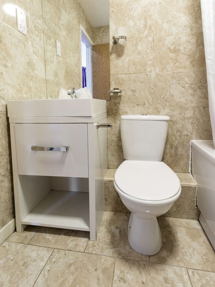 Stuart Hotel Standard Triple Room, Multiple Beds 6