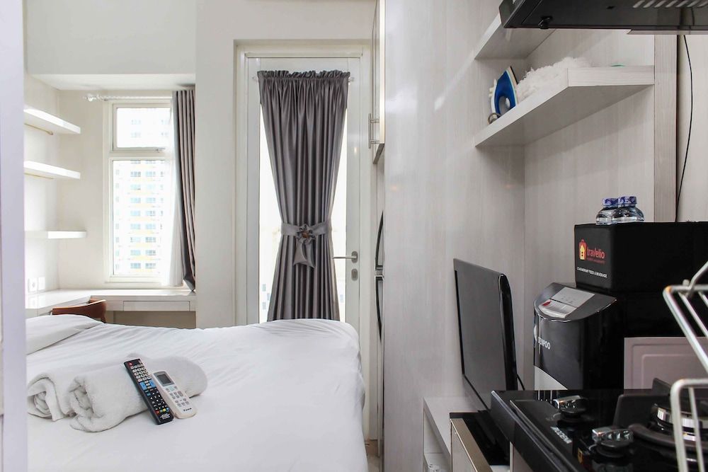 Nice And Cozy Studio Apartment At Springlake Summarecon Bekasi