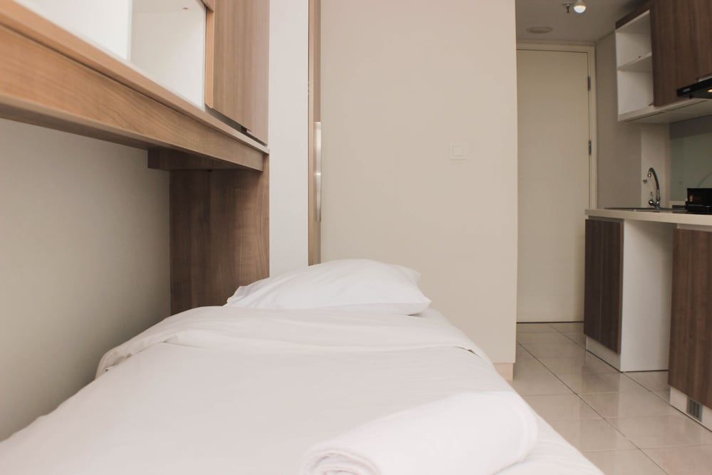 Great Location Studio Room At Springlake Summarecon Bekasi Apartment