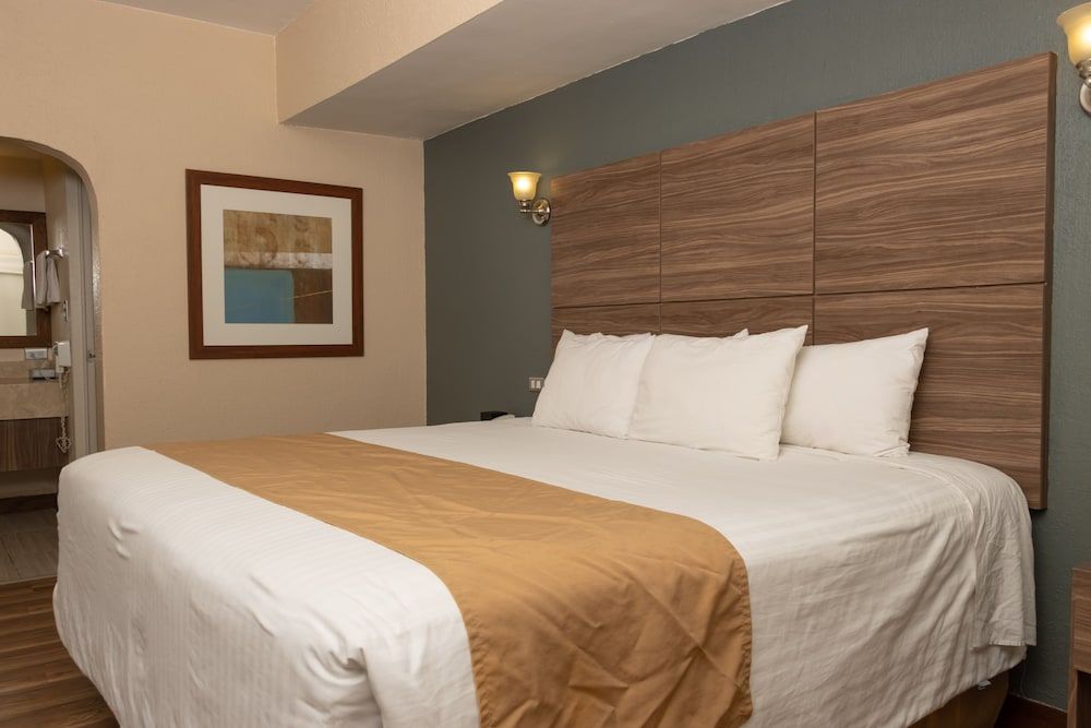 Best Western Cumbres Inn Cd. Cuauhtémoc Standard Room, 1 King Bed, Non Smoking 7