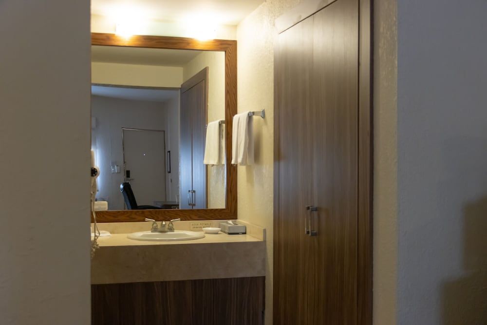 Best Western Cumbres Inn Cd. Cuauhtémoc Standard Room, 2 Double Beds, Non Smoking 10