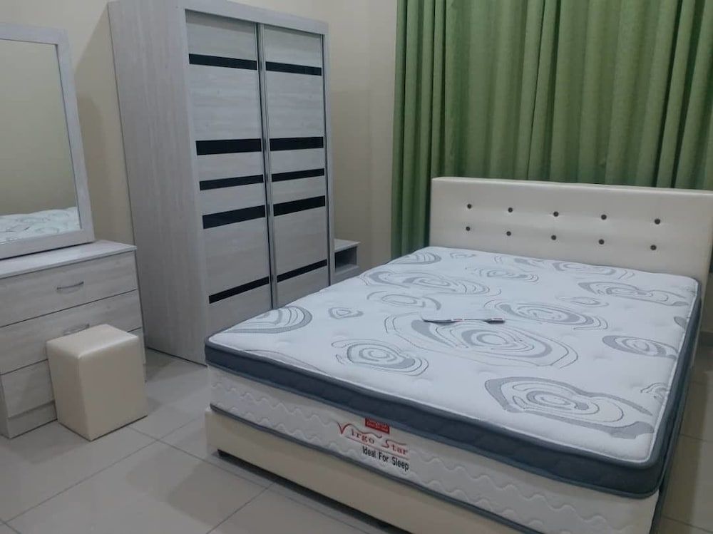 Thibas Homestay Sungai Pelek Double Room, 1 Queen Bed 2