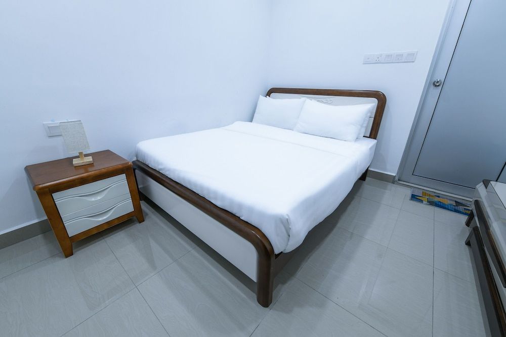 Super OYO Capital O 90543 Sp Star Hotel Standard Double Room 3
